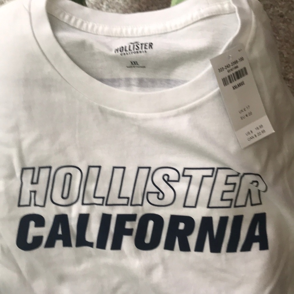 Men’s Hollister T-shirt NWT 2XL